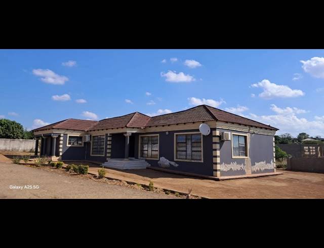3 BEDROOM HOUSE FOR SALE IN MUTOTI